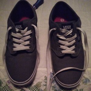 Womens Vans- Size 9.5 New